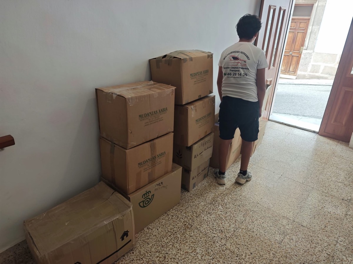 Mudanza con cajas embaladas y protegidas - Multiservicios Geovanny